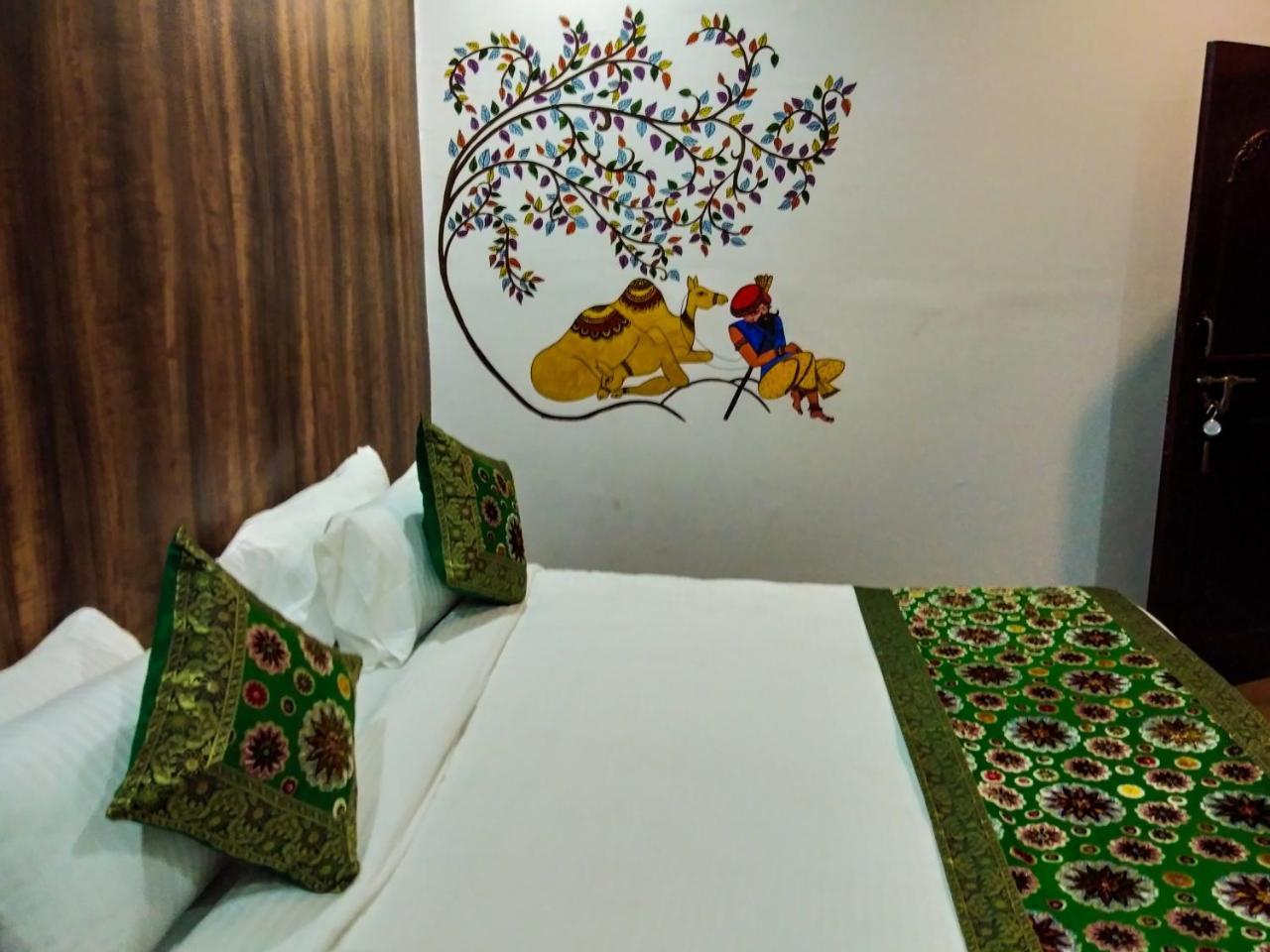 Dwivedi Hotels Hotel Elena Varanasi Exterior foto