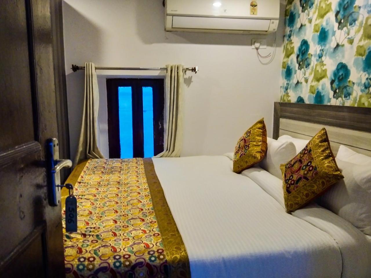 Dwivedi Hotels Hotel Elena Varanasi Exterior foto